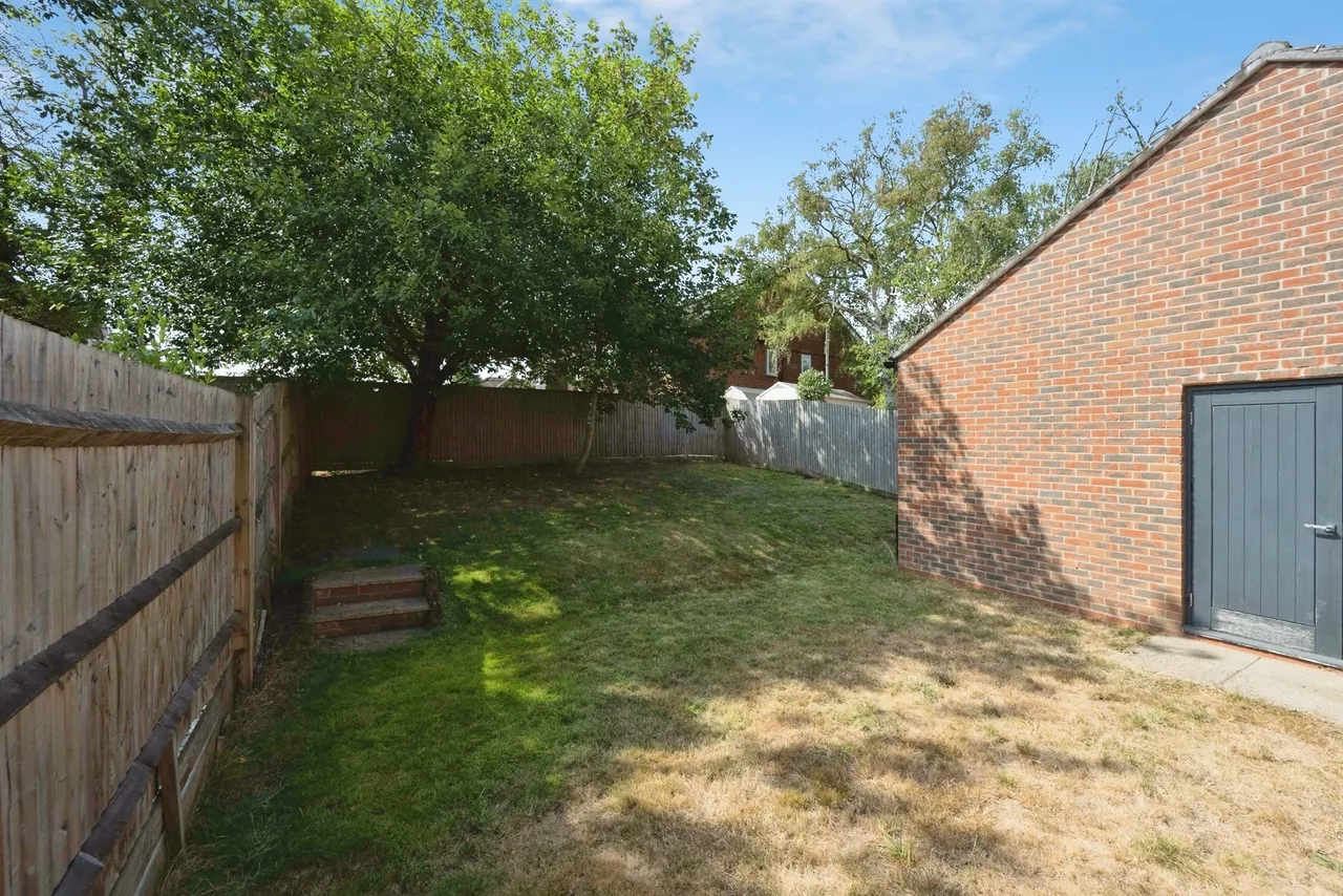 Fullers Avenue, Watford, WD25, photo 13