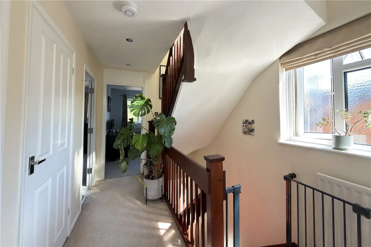 Crosby Close, Beaconsfield, HP9, photo 13