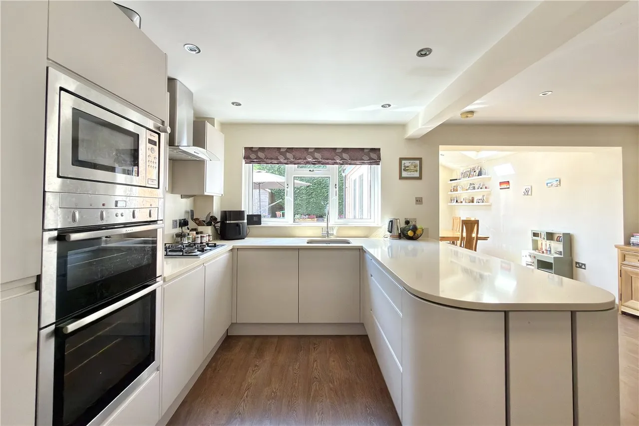 Crosby Close, Beaconsfield, HP9, photo 6