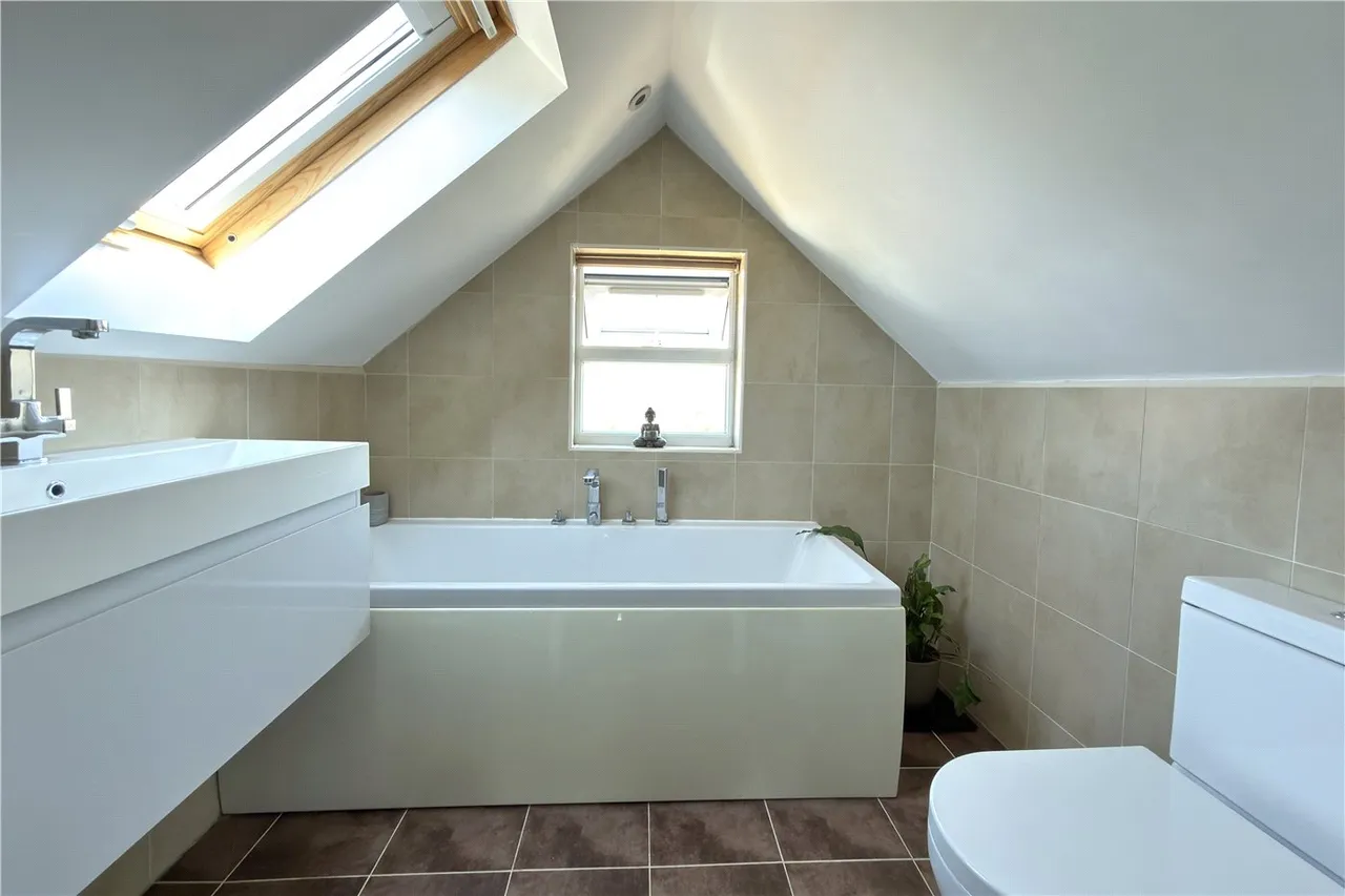 Crosby Close, Beaconsfield, HP9, photo 16