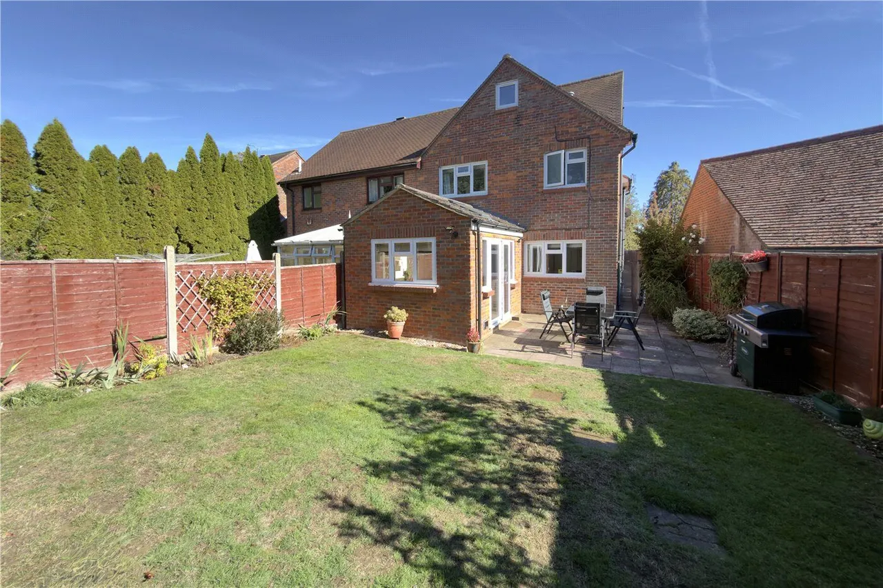 Crosby Close, Beaconsfield, HP9, photo 2