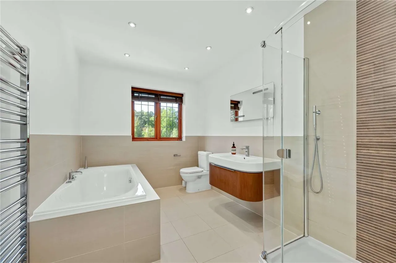 Coronation Road, Ascot, Berkshire, SL5 9LQ, photo 10