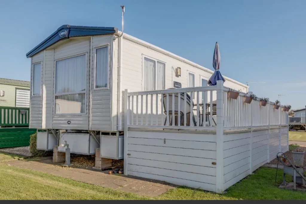 2 bed park home for sale, Tiddington Road, Stratford-Upon-Avon, CV37