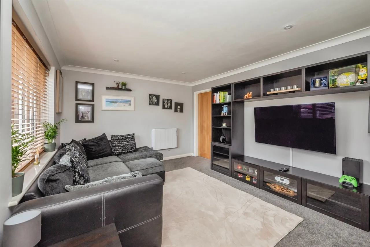 Highfield Close, Foulsham, NR20, photo 3