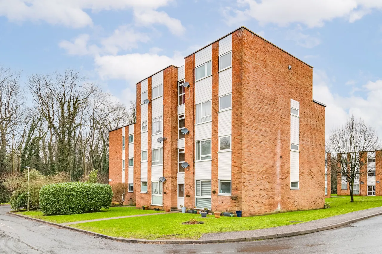 2 bed flat for sale, Trapstyle Road, Ware, SG12