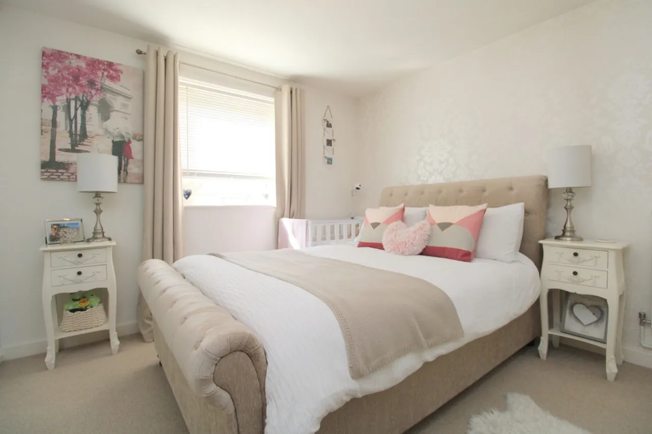 Yeoman Drive, Staines upon Thames, TW19, photo 5