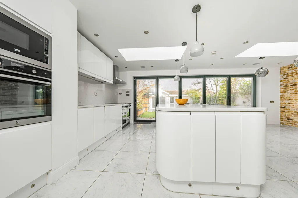 Grosvenor Crescent, Hillingdon, UB10, photo 5