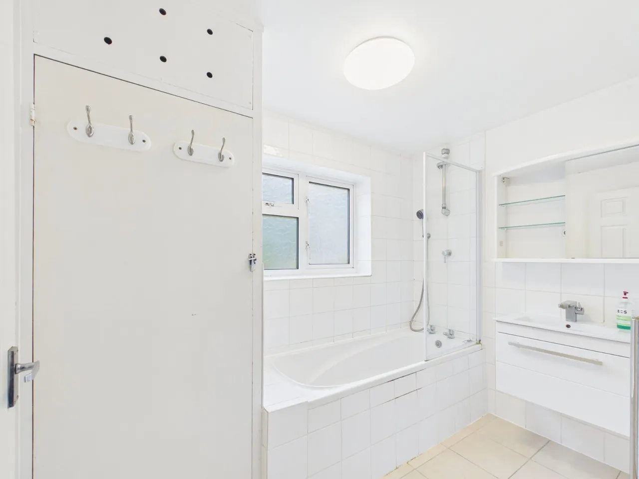 Danesbury Road, Feltham, TW13, photo 9