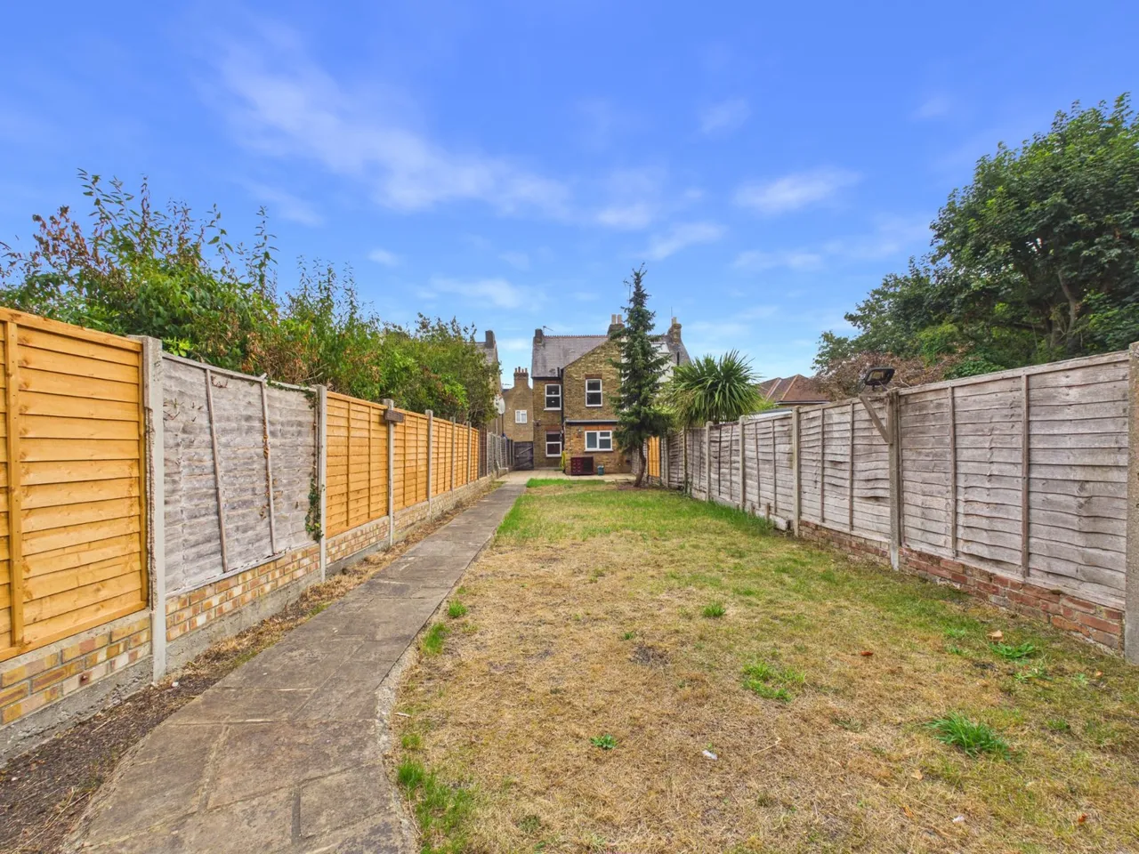 Danesbury Road, Feltham, TW13, photo 10