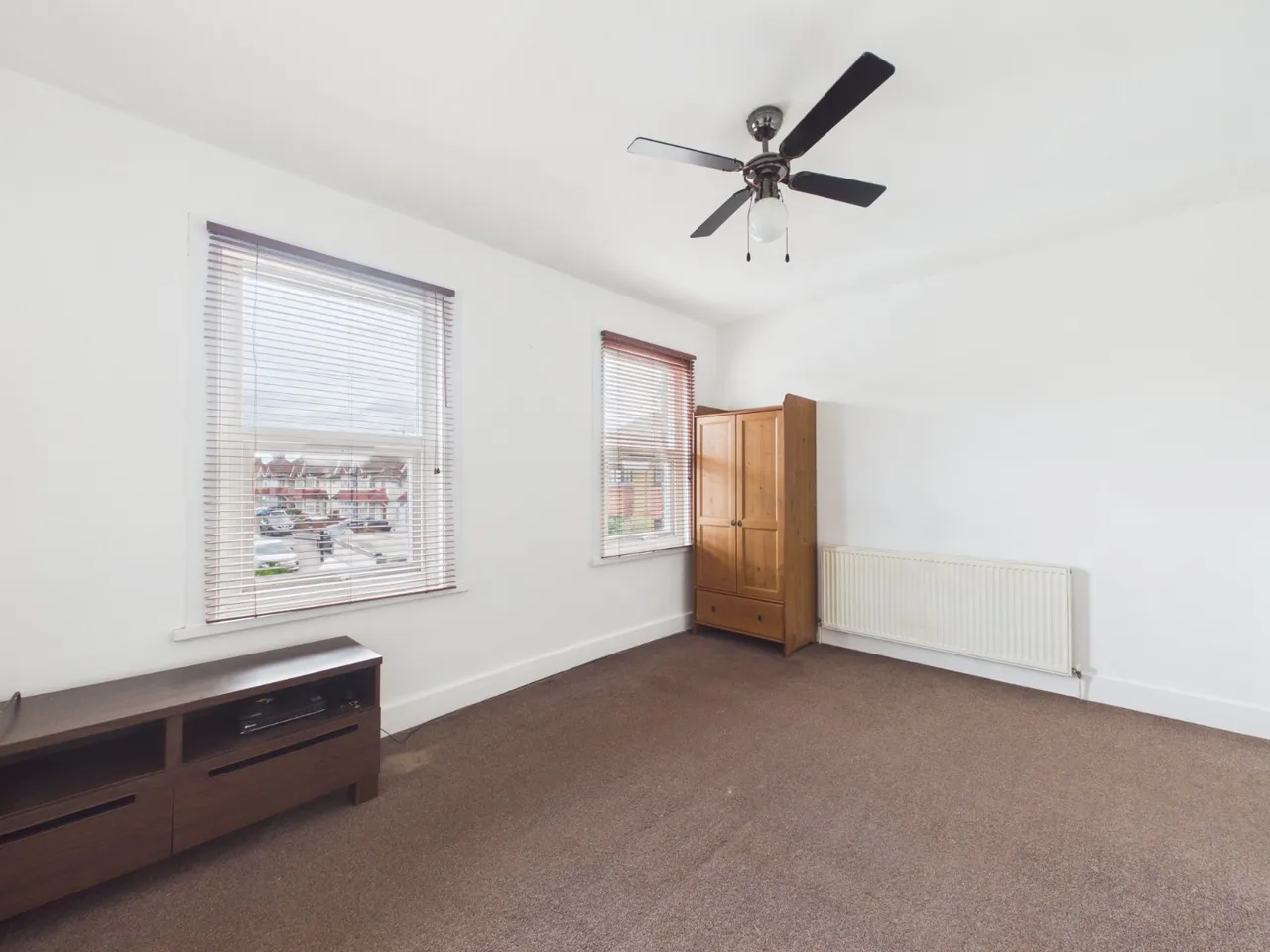 Danesbury Road, Feltham, TW13, photo 7