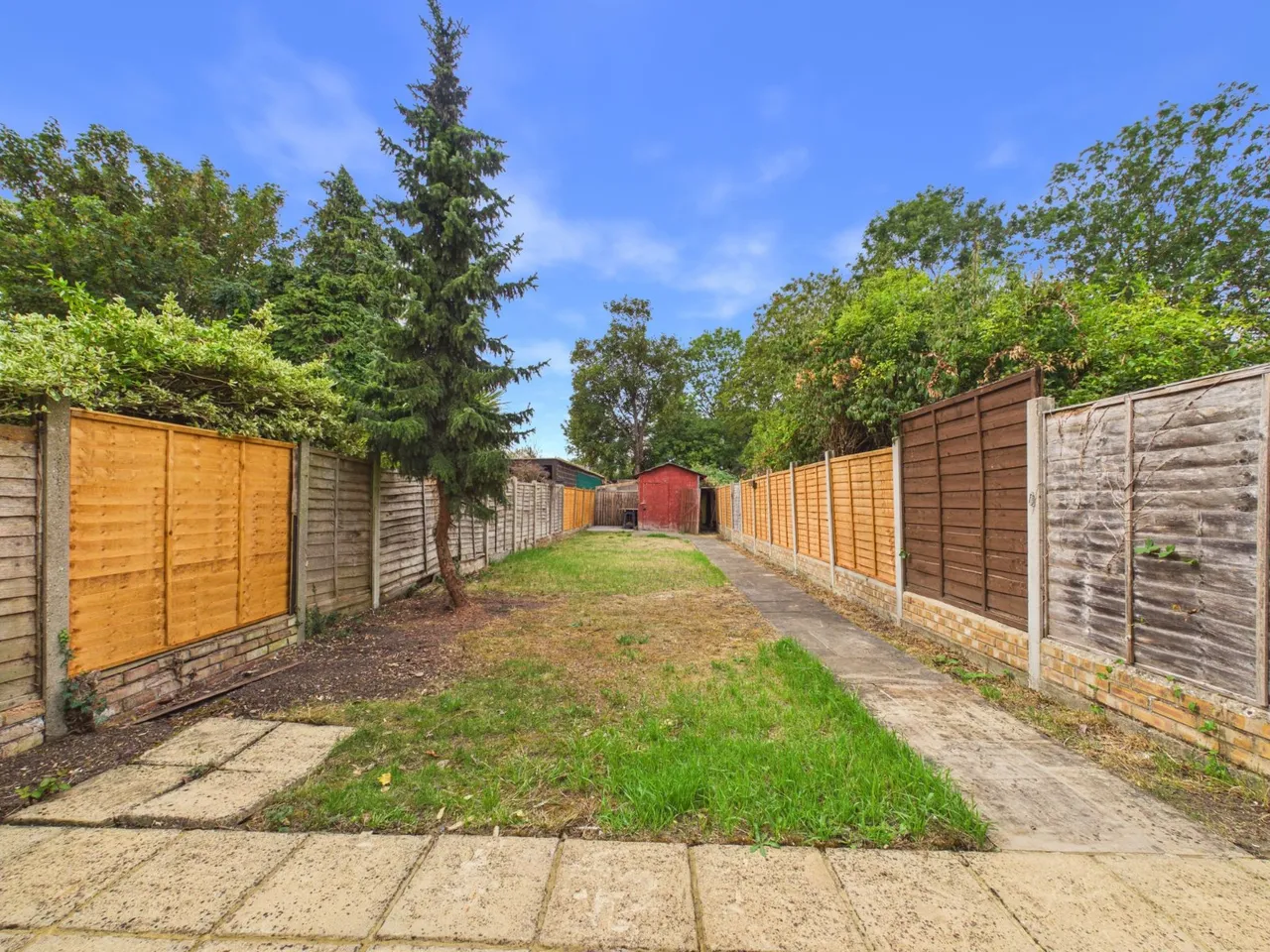 Danesbury Road, Feltham, TW13, photo 3