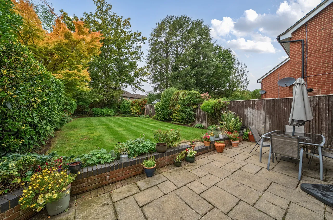 Rubus Close, West End, Woking, Surrey, GU24 9XD, photo 9