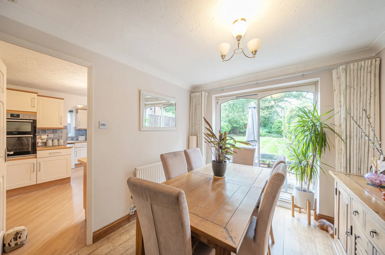 Rubus Close, West End, Woking, Surrey, GU24 9XD, photo 4