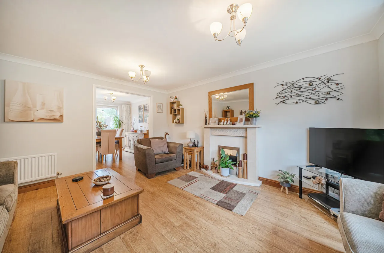 Rubus Close, West End, Woking, Surrey, GU24 9XD, photo 2