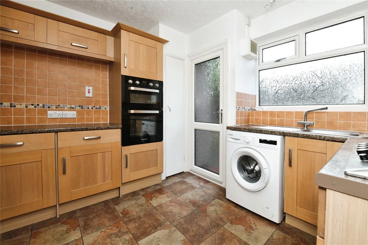 Victors Crescent, Hutton, Brentwood, Essex, CM13, photo 7