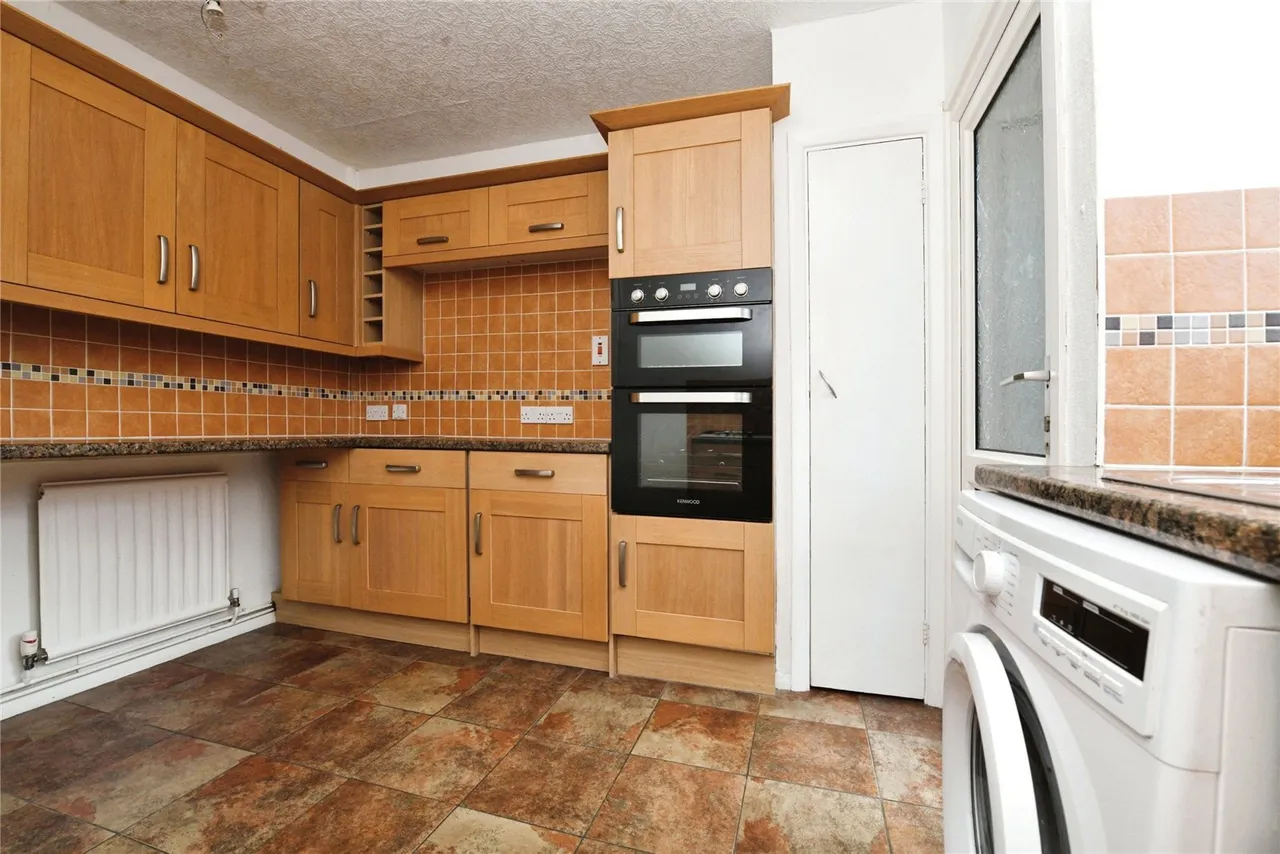 Victors Crescent, Hutton, Brentwood, Essex, CM13, photo 4
