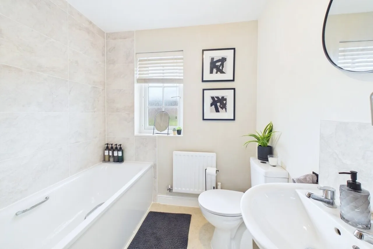 Wisteria Close, Warwick, photo 12
