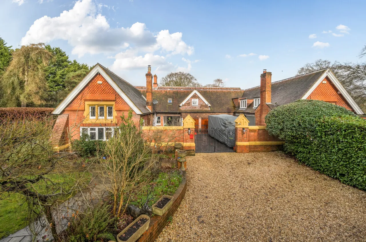 Church Road, Farley Hill, Reading, Berkshire, RG7 1UD, photo 29