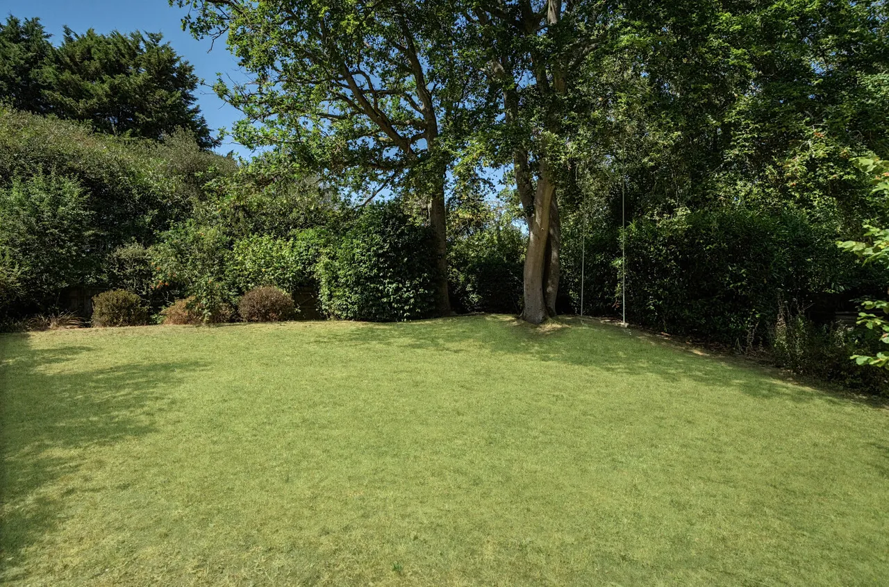 Church Road, Farley Hill, Reading, Berkshire, RG7 1UD, photo 13