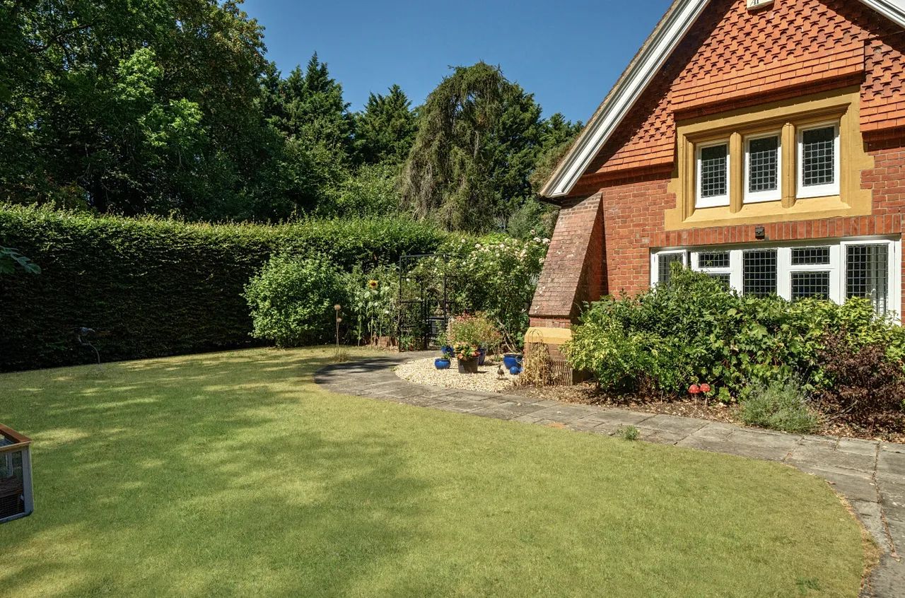 Church Road, Farley Hill, Reading, Berkshire, RG7 1UD, photo 14