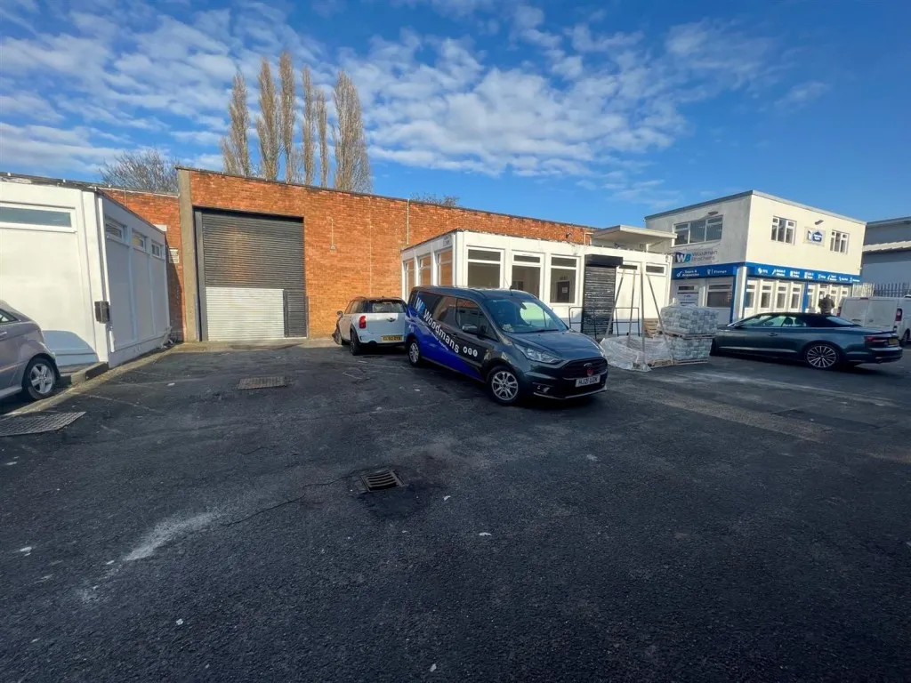 industrial unit to rent — Yelverton Road, Brislington, Bristol, BS4 5HP