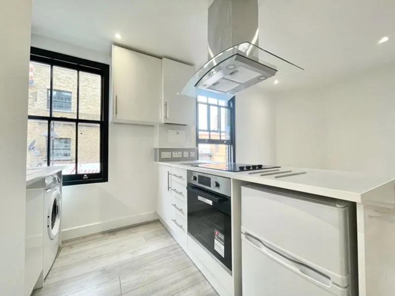 2 bed flat to rent — Watney Street, London E1 2QE