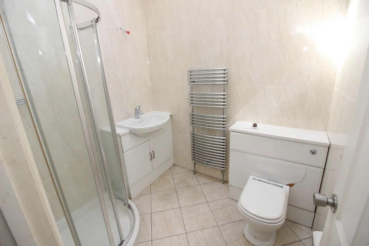 Bodley Road, NEW MALDEN, Surrey, KT35QJ, photo 9