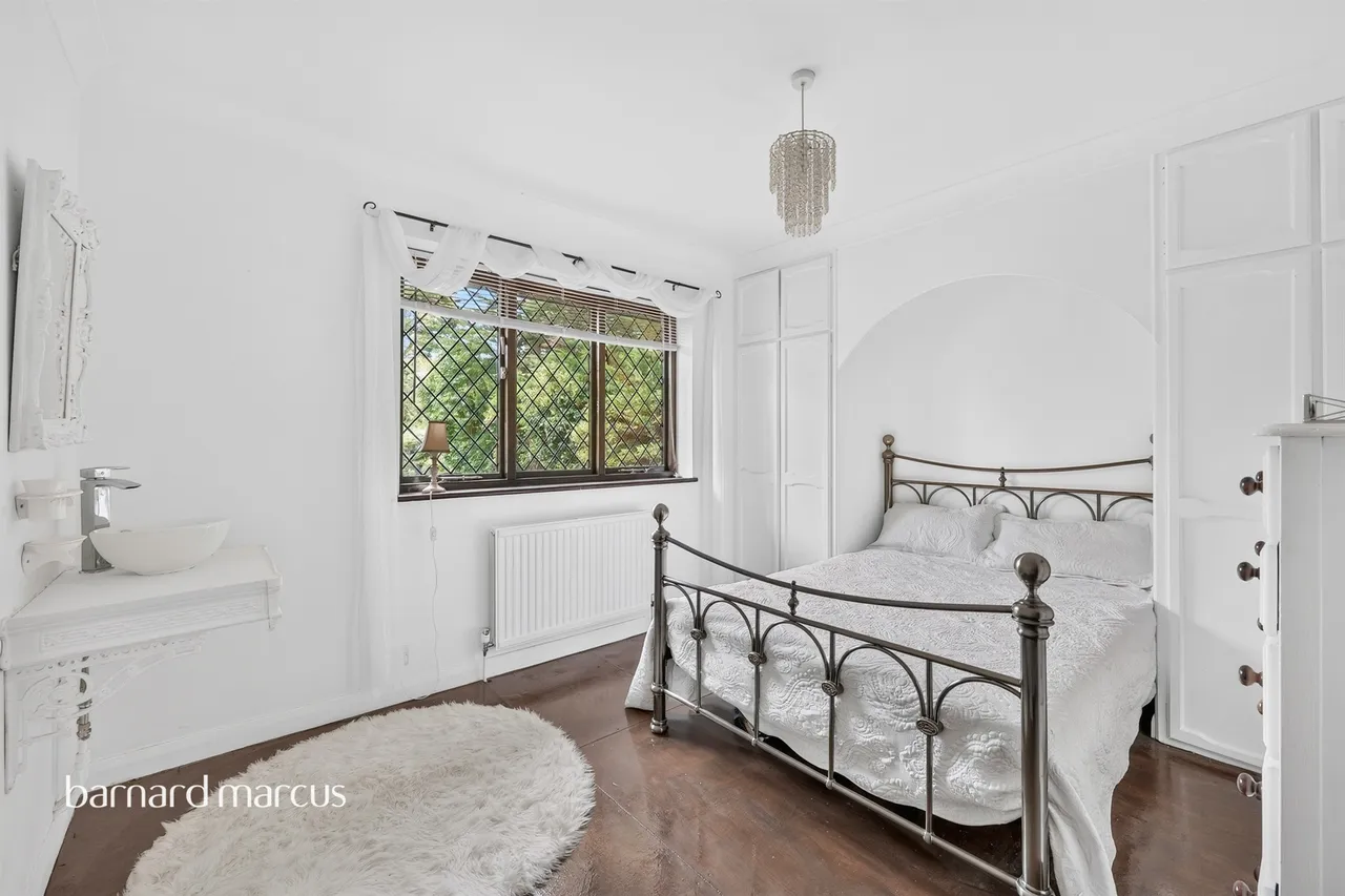 Longdown Lane North, Epsom, KT17, photo 10