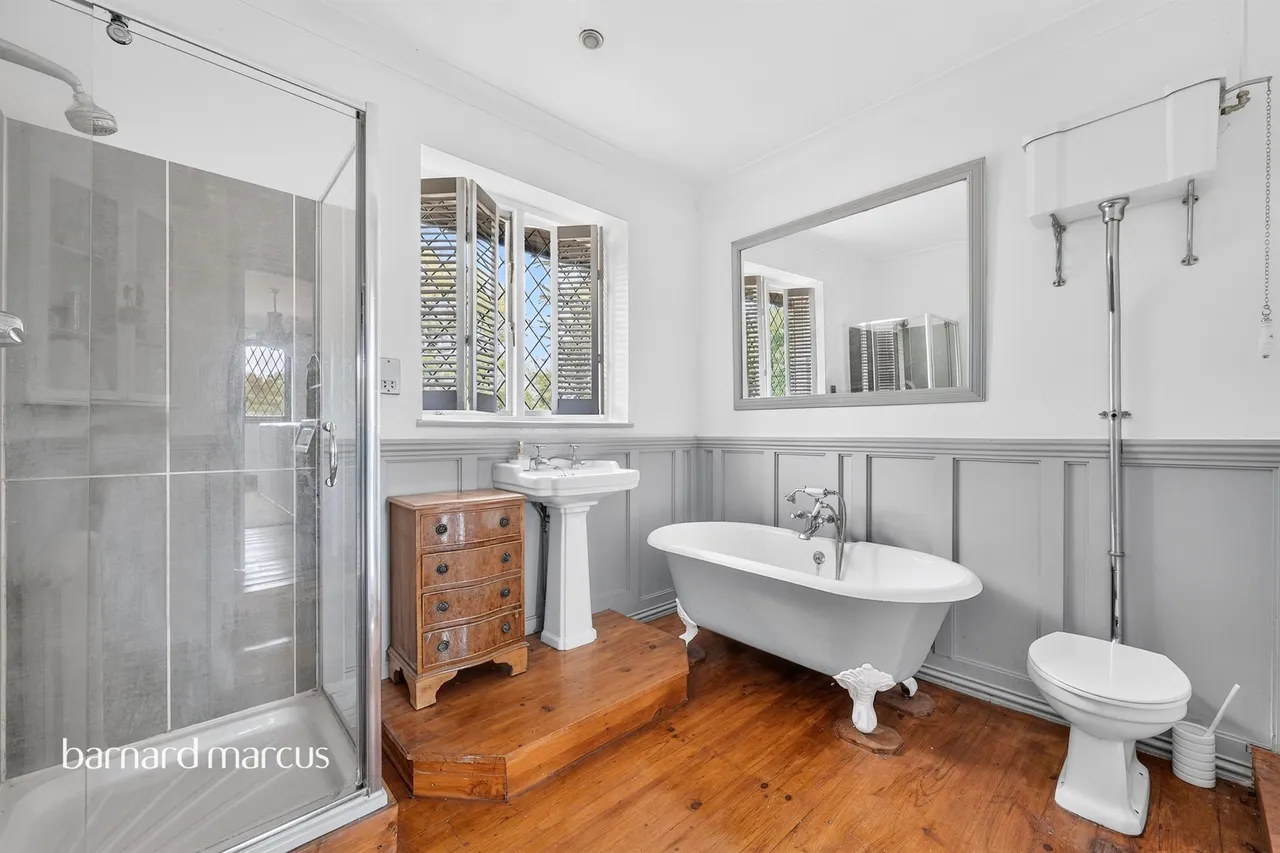 Longdown Lane North, Epsom, KT17, photo 7