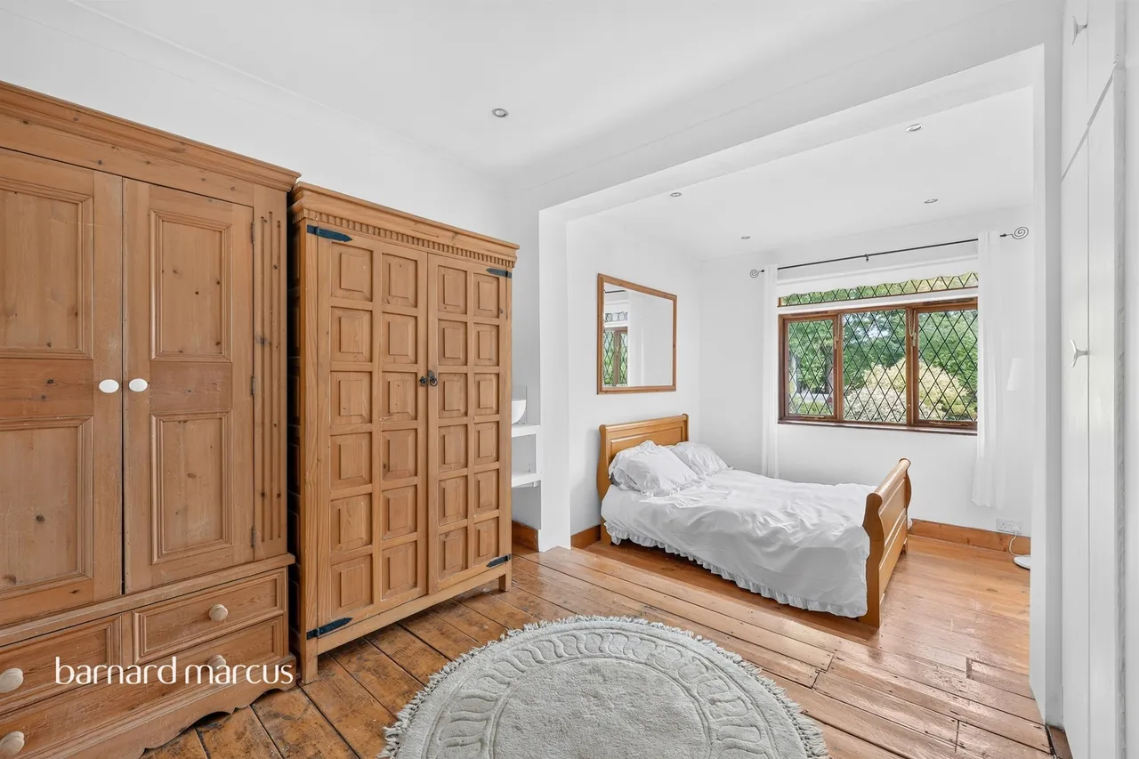 Longdown Lane North, Epsom, KT17, photo 15
