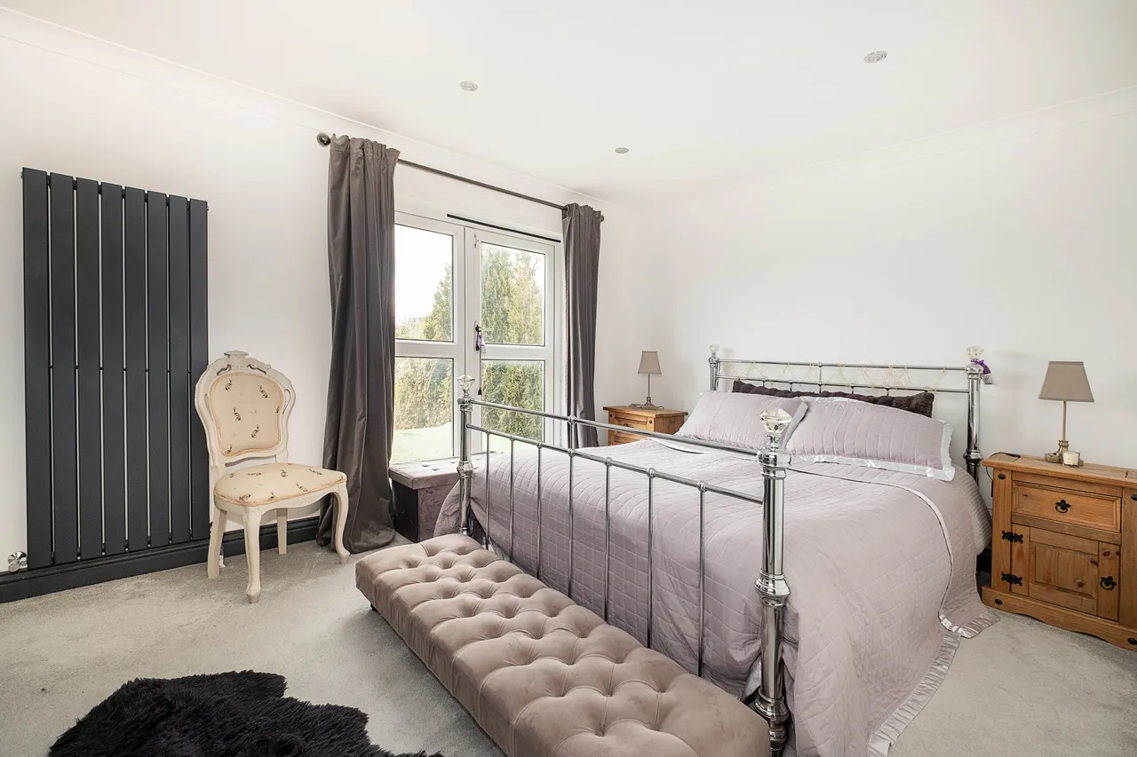 Chertsey Road, Twickenham, TW2, photo 6