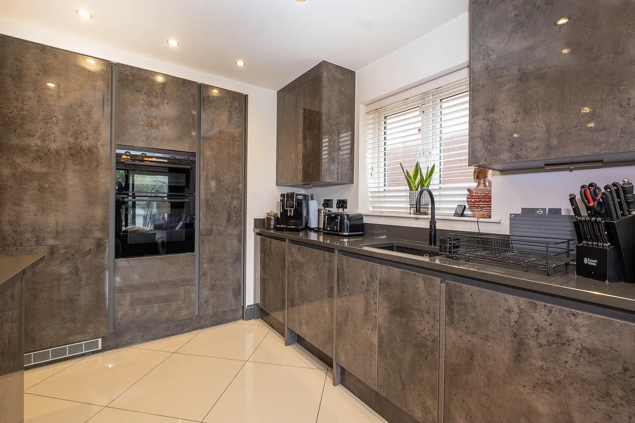 Chertsey Road, Twickenham, TW2, photo 11