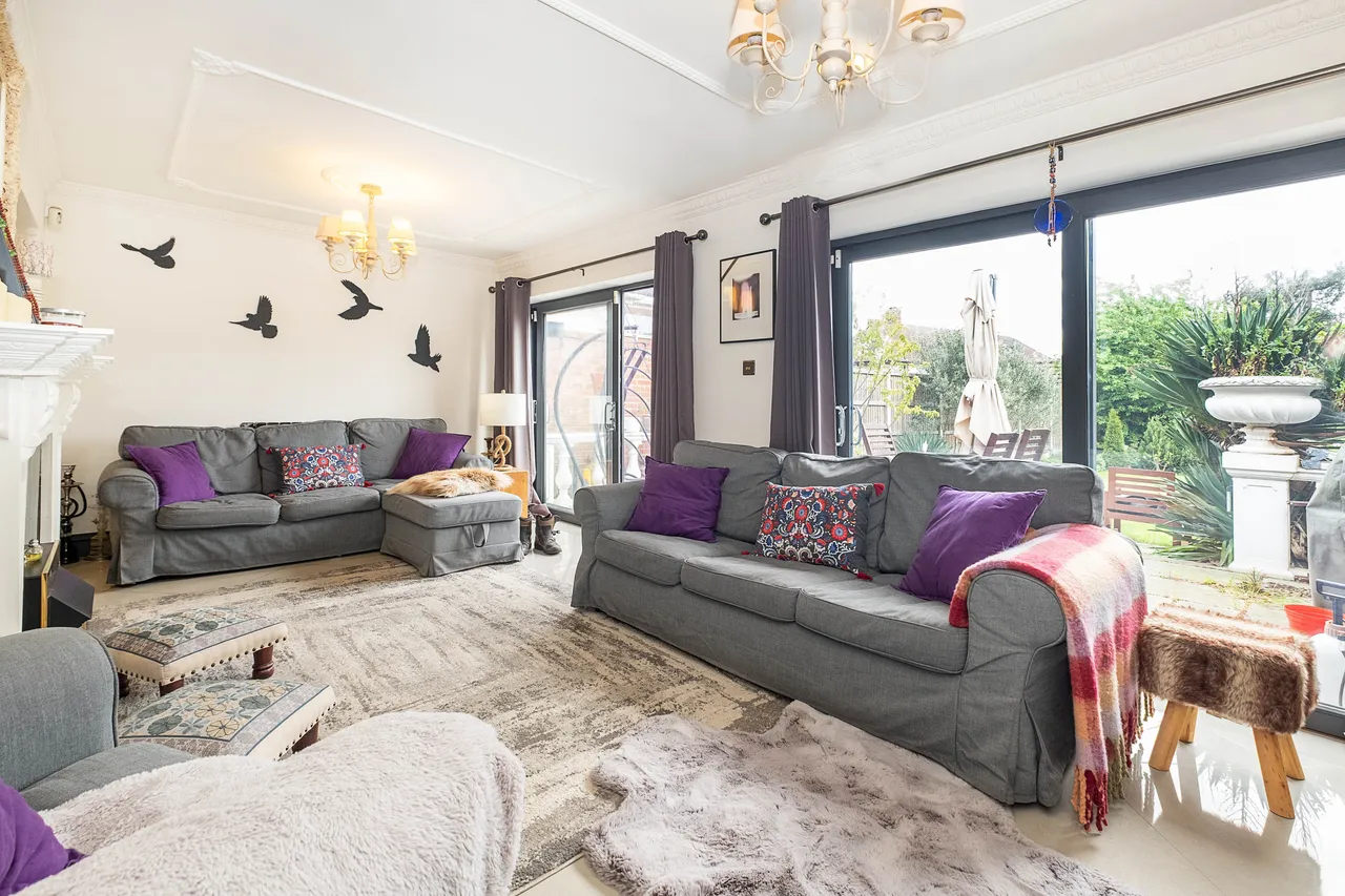 Chertsey Road, Twickenham, TW2, photo 5