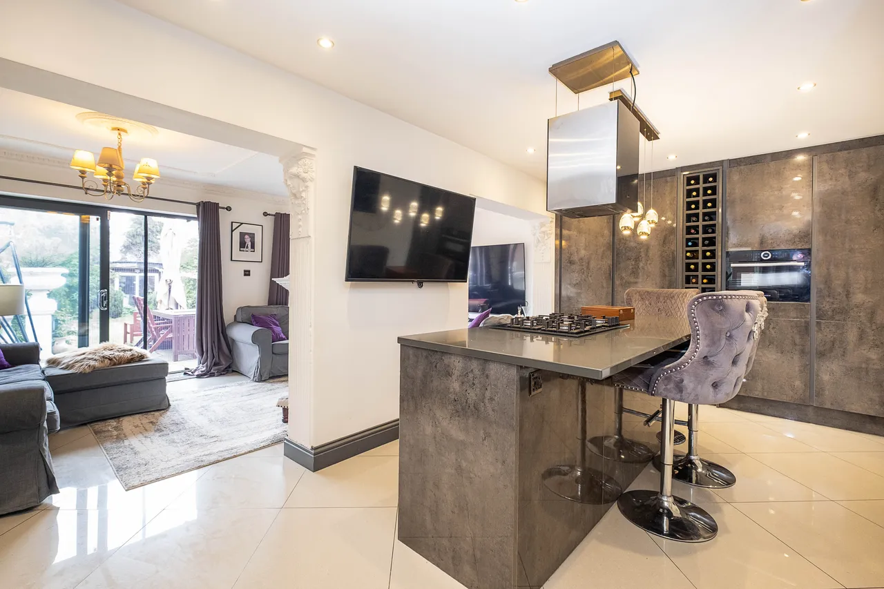 Chertsey Road, Twickenham, TW2, photo 12
