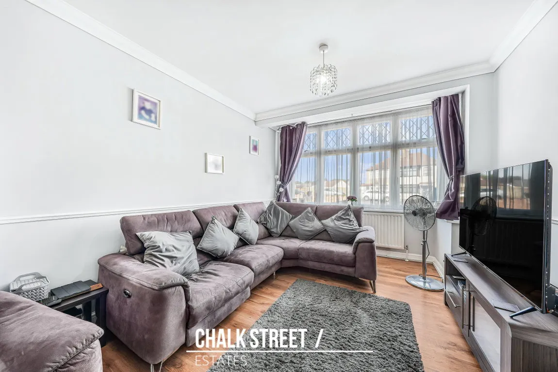 Upper Rainham Road, Hornchurch, RM12 4EF, photo 3