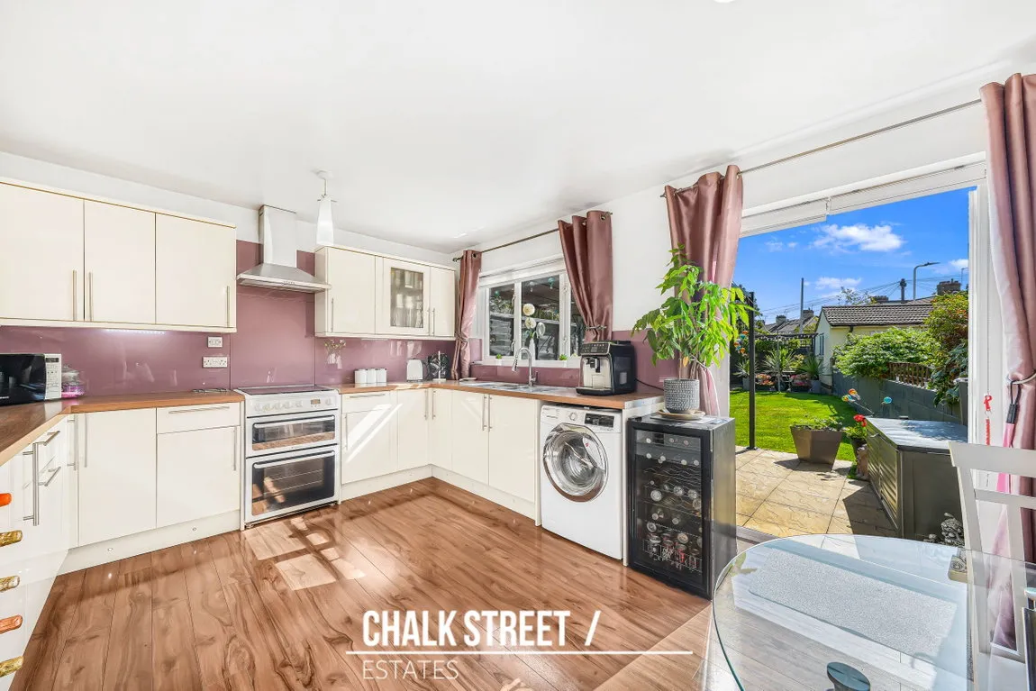 Upper Rainham Road, Hornchurch, RM12 4EF, photo 6