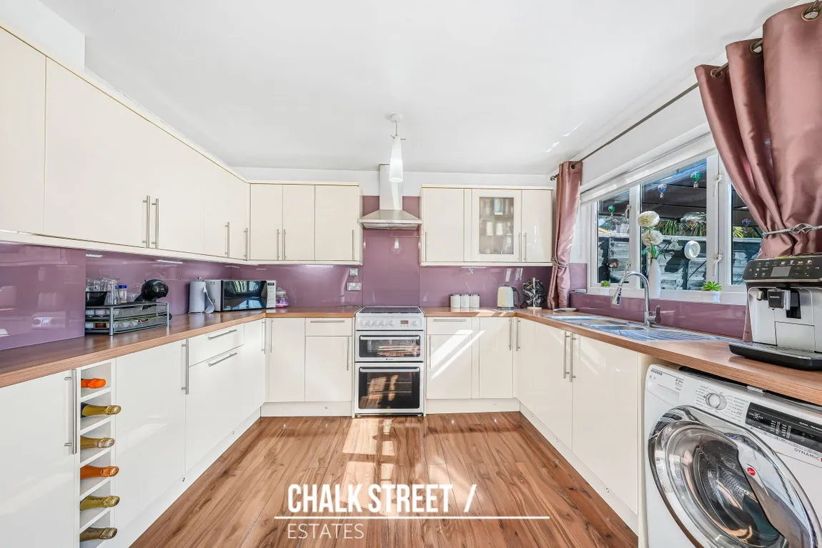 Upper Rainham Road, Hornchurch, RM12 4EF, photo 7