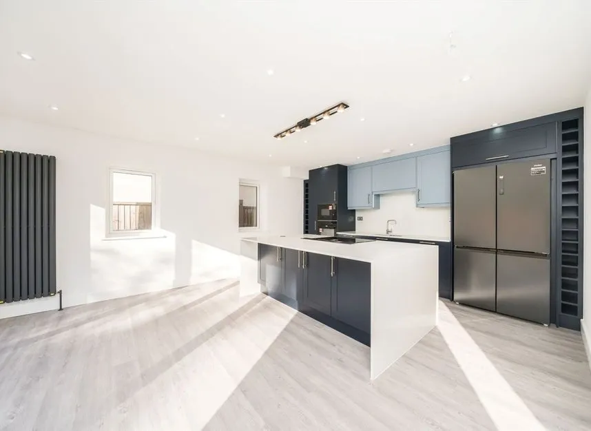Portsmouth Road, Thames Ditton, KT7, photo 5