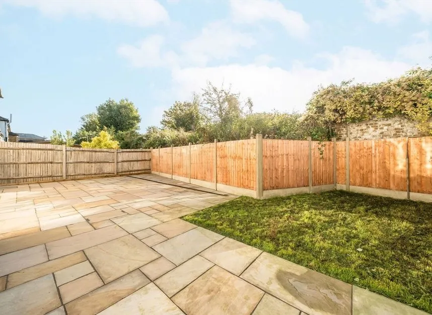 Portsmouth Road, Thames Ditton, KT7, photo 8
