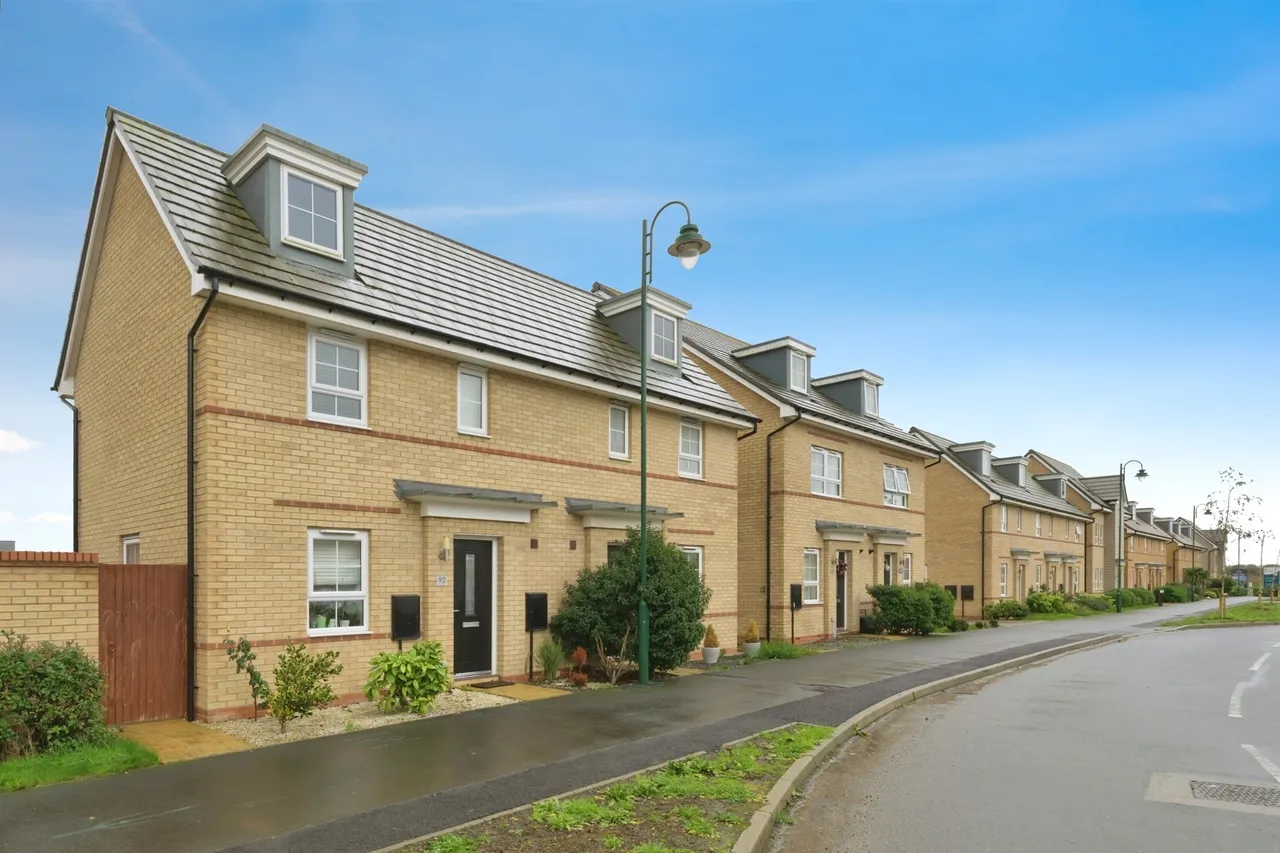 2 bed house for sale — Aqua Drive, Hampton Water, Peterborough