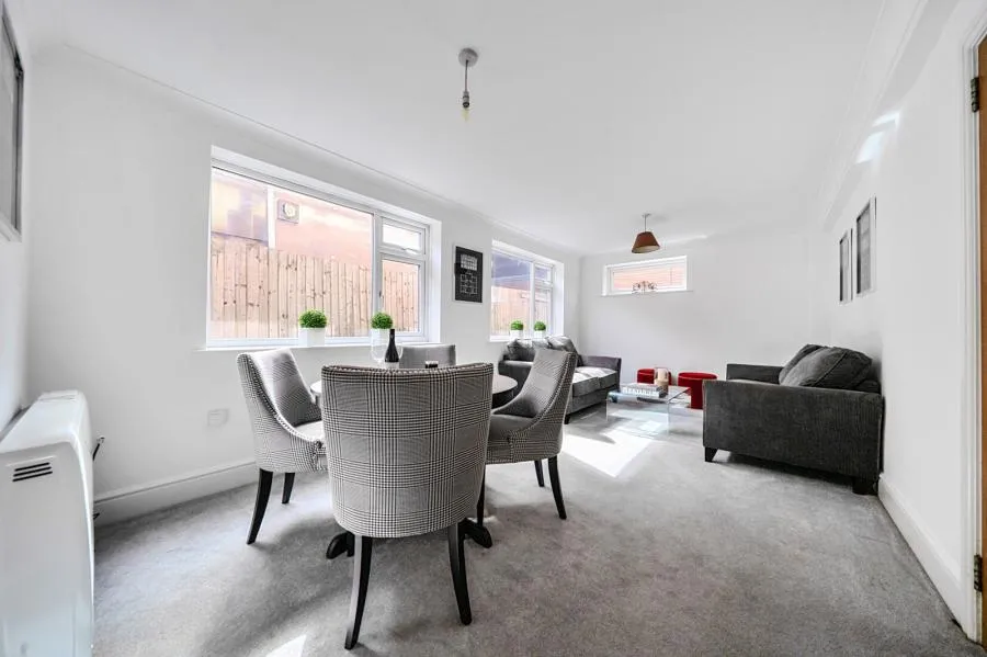 Northbrook Street, Newbury, RG14, photo 2