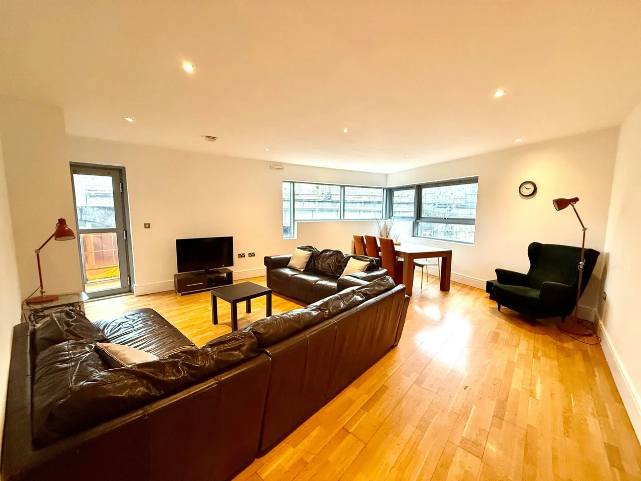 3 bed flat to rent, The Lock Building, City Centre, M1