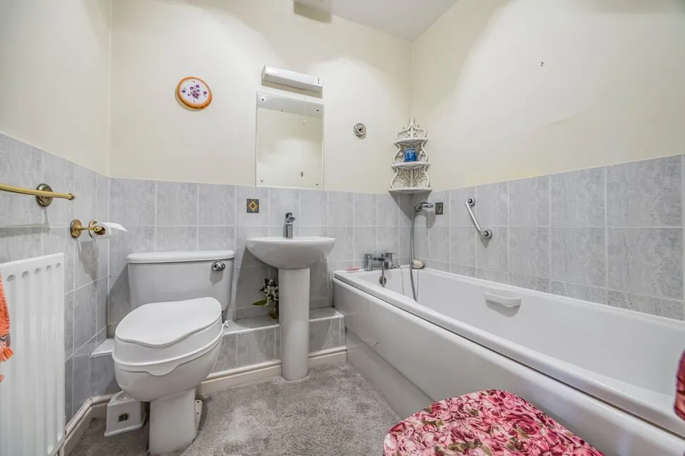 Festing Road, Southsea, Hampshire, PO4, photo 9