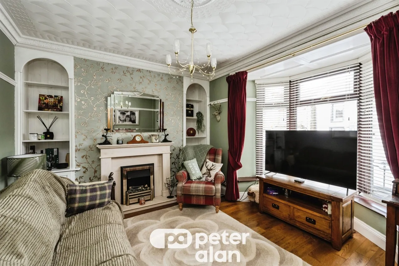 Henfaes Road, Neath, SA11, photo 4