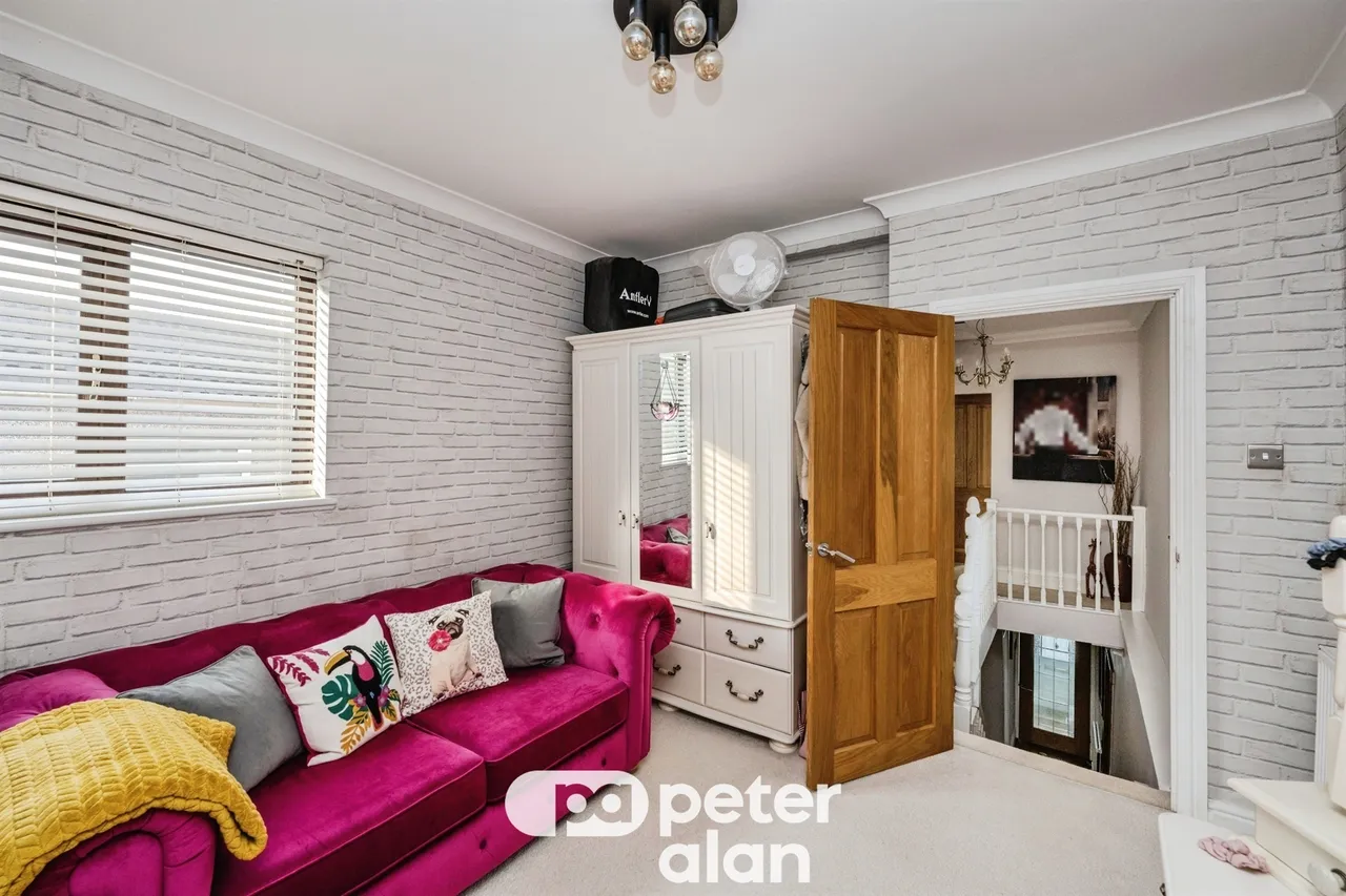 Henfaes Road, Neath, SA11, photo 12