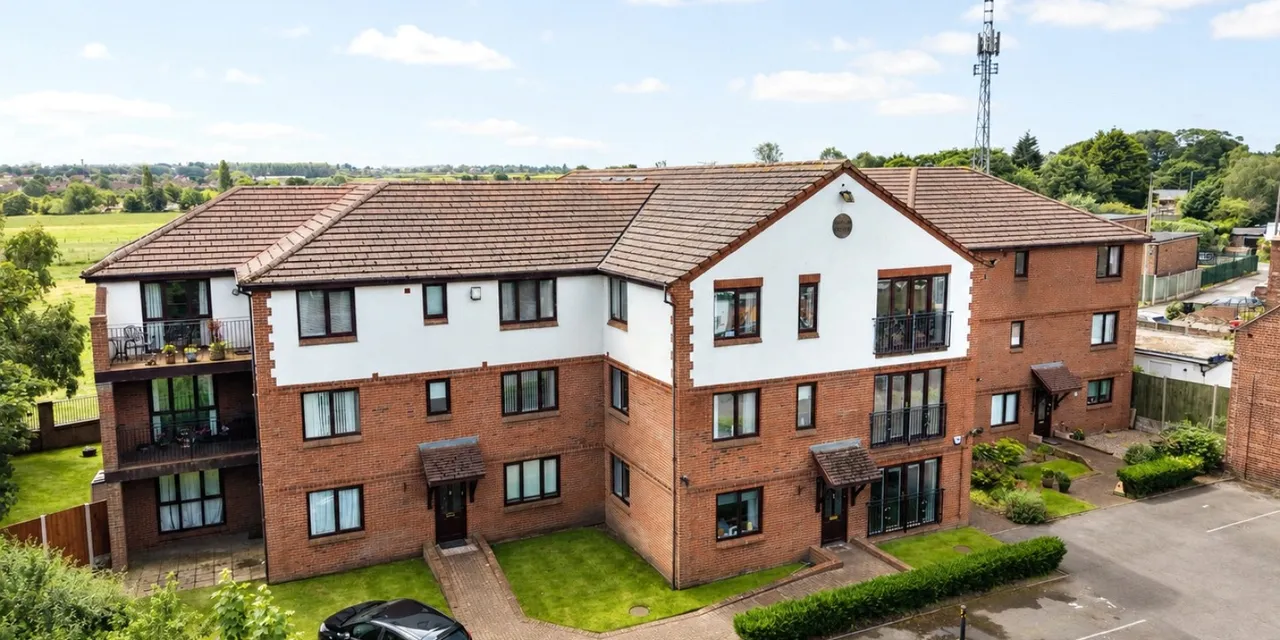 2 bed flat for sale, Thingwall Road, Irby, CH61