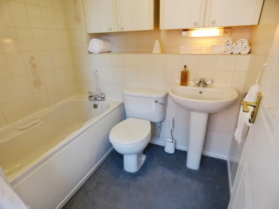 Cheltenham Gardens, Hedge End, SO30, photo 4