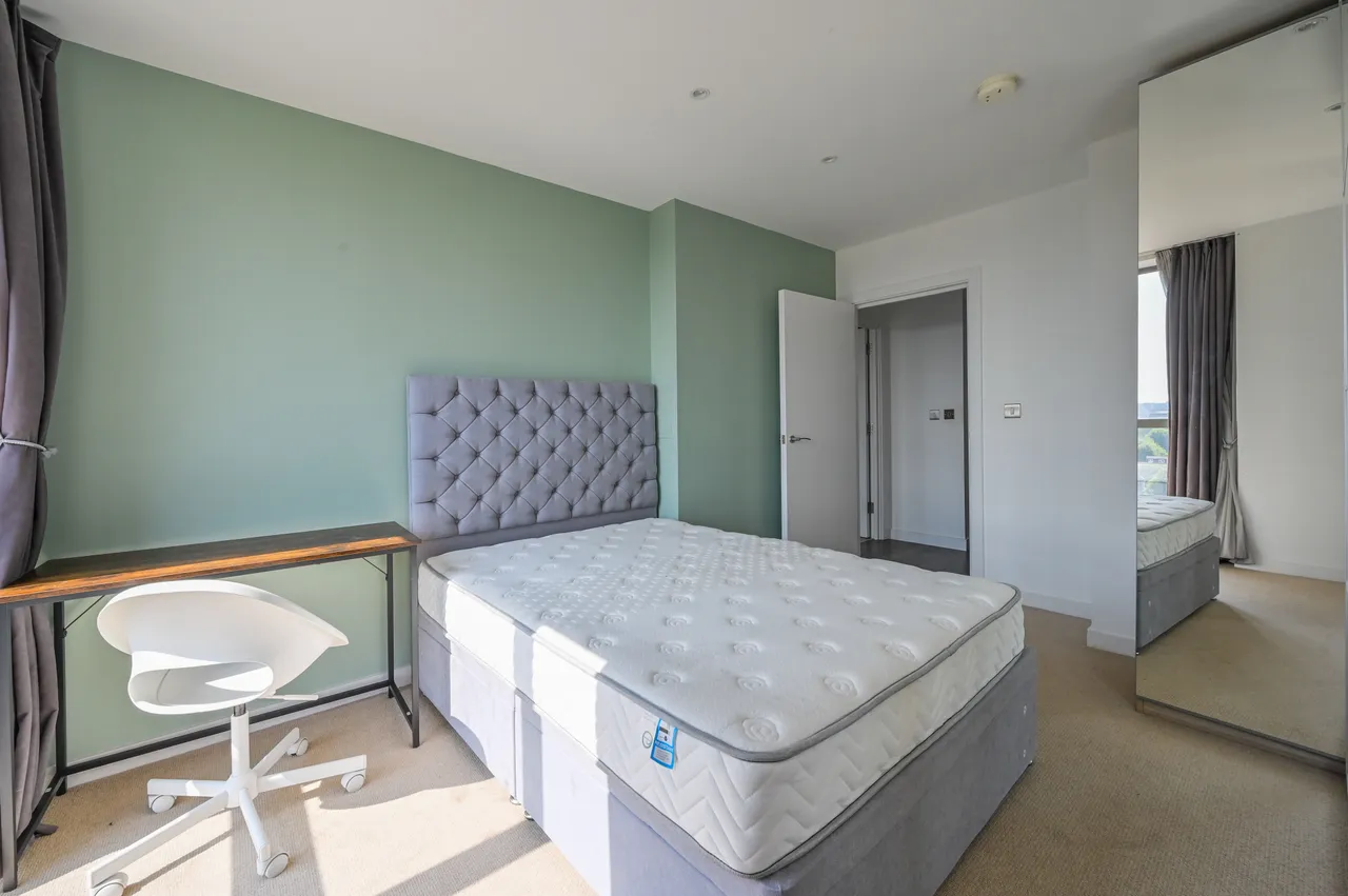 London, E14, photo 12