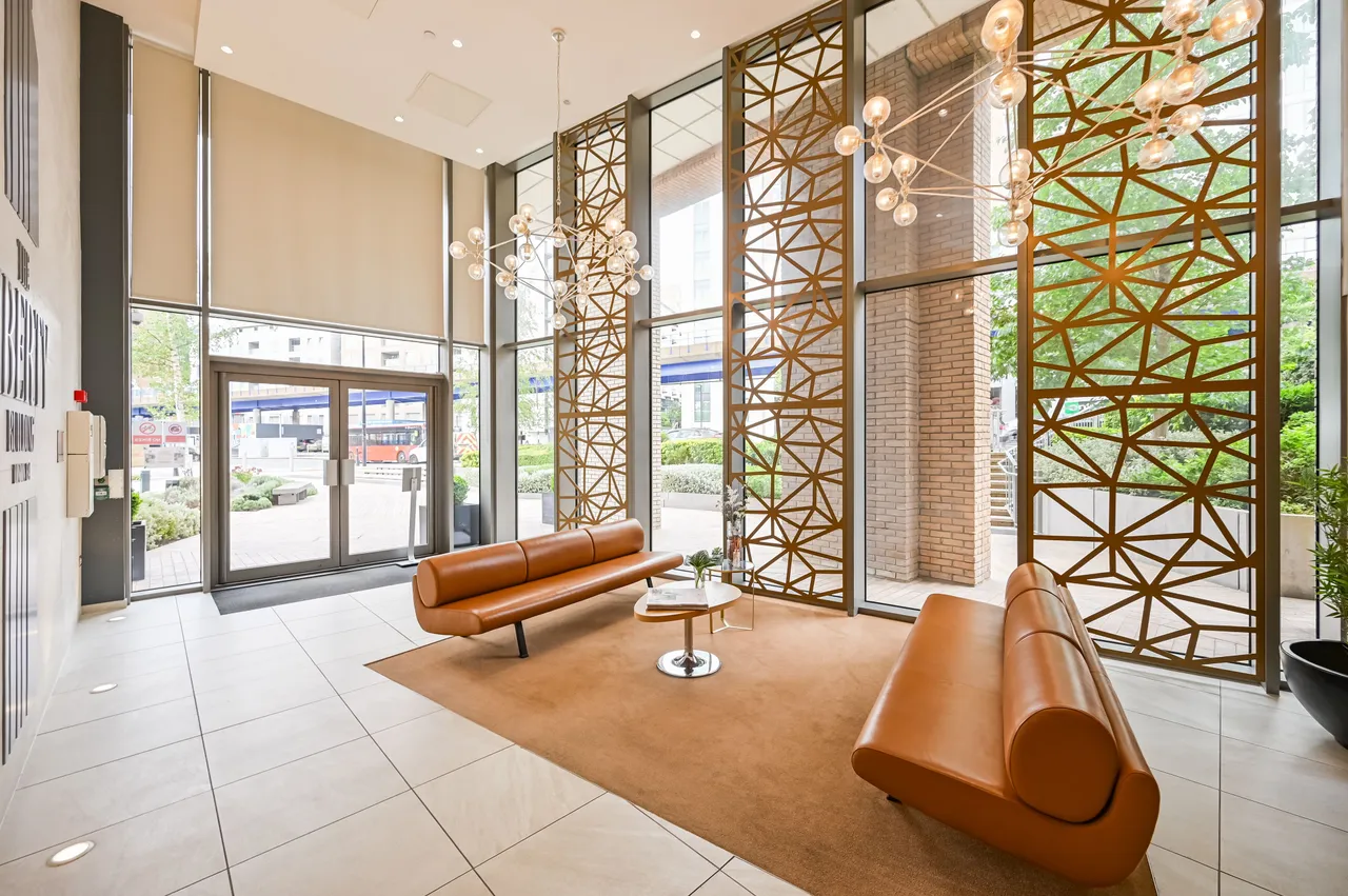 2 bed flat for sale, London, E14