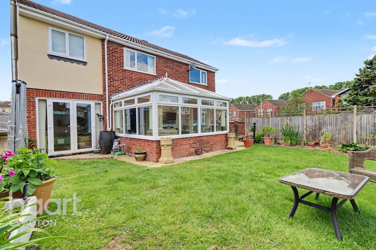 Sheriffs Way, Clacton-On-Sea, CO15, photo 16